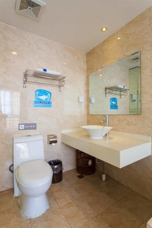 7 Days Inn Shanghai Xujiahui Caobao Road Subway Station Branch Xuhui Exterior photo